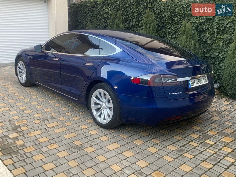 Ліфтбек Tesla Model S 2016 в Одесі