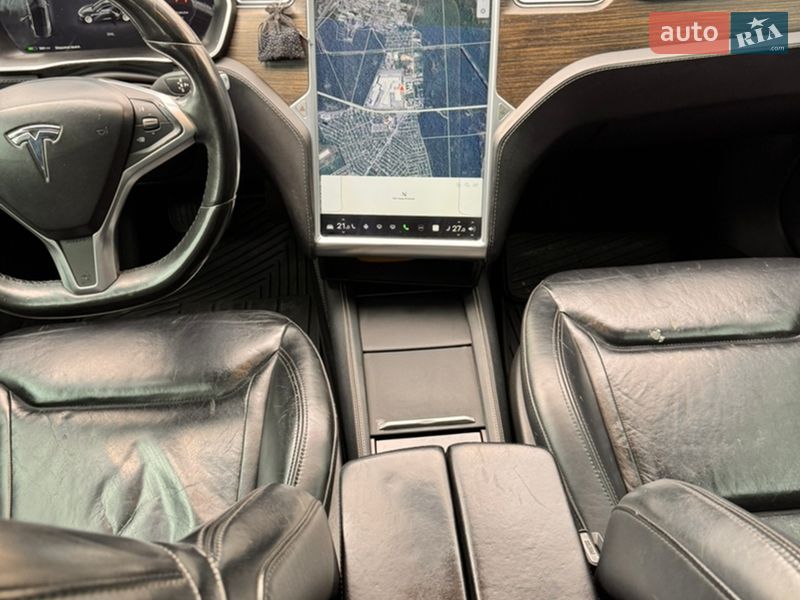 Ліфтбек Tesla Model S 2015 в Києві
