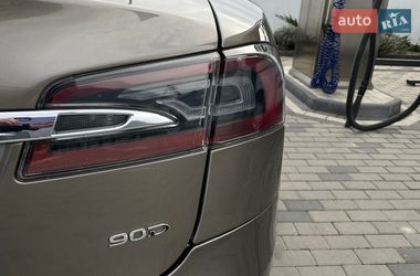 Лифтбек Tesla Model S 2016 в Ужгороде