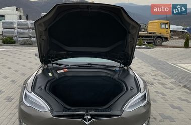 Лифтбек Tesla Model S 2016 в Ужгороде