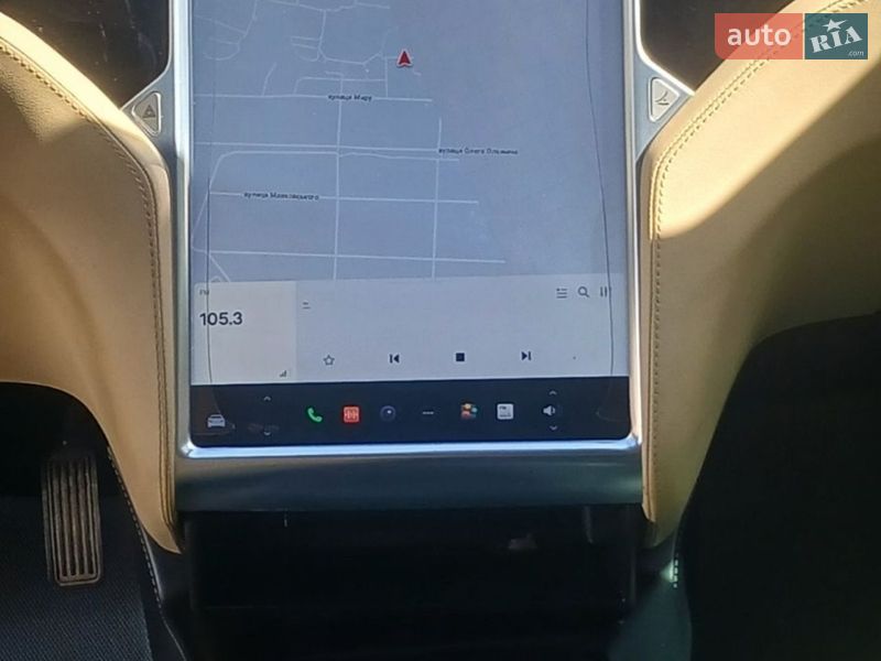 Лифтбек Tesla Model S 2016 в Кропивницком