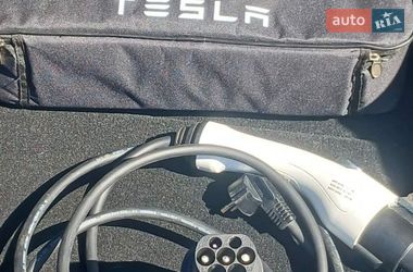 Лифтбек Tesla Model S 2016 в Кропивницком
