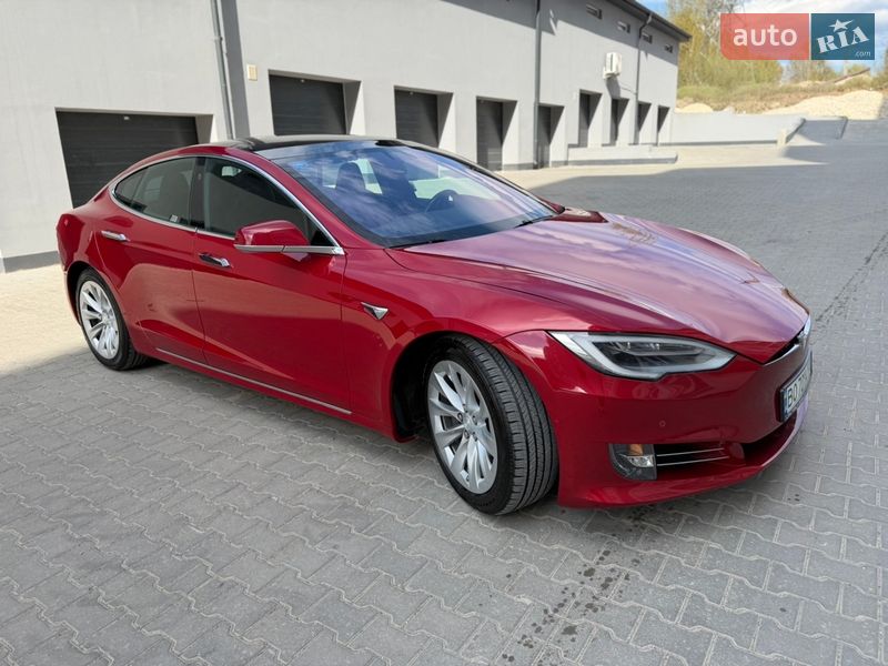 Ліфтбек Tesla Model S 2018 в Тернополі