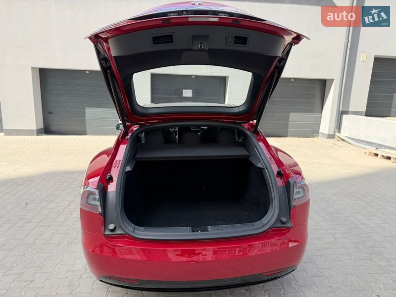 Ліфтбек Tesla Model S 2018 в Тернополі