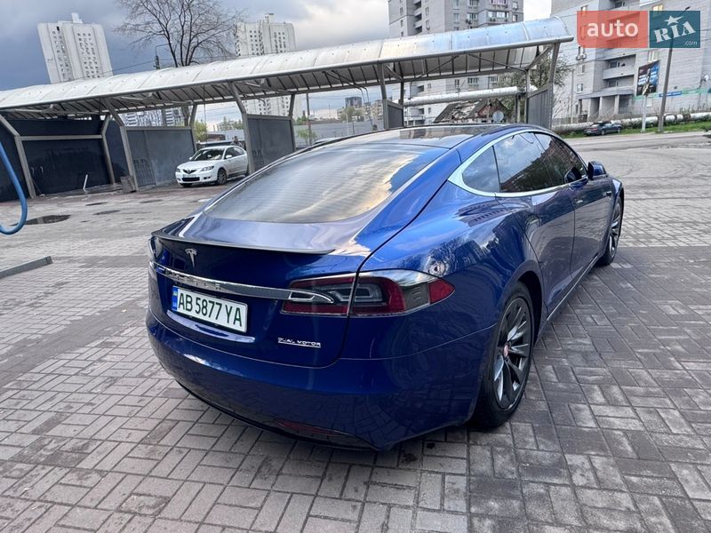 Лифтбек Tesla Model S 2019 в Днепре