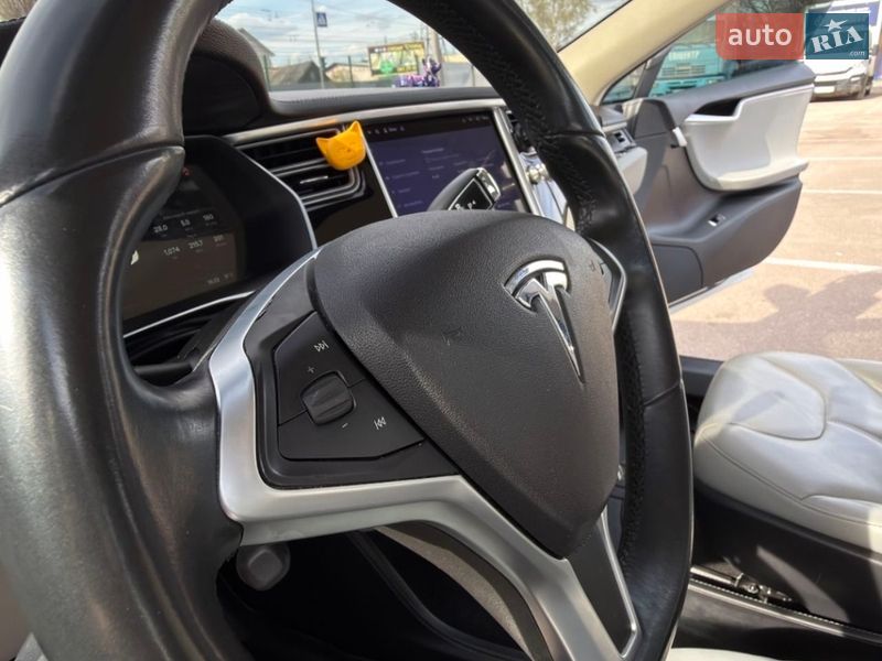 Лифтбек Tesla Model S 2014 в Житомире