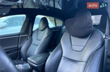 Ліфтбек Tesla Model S 2017 в Одесі