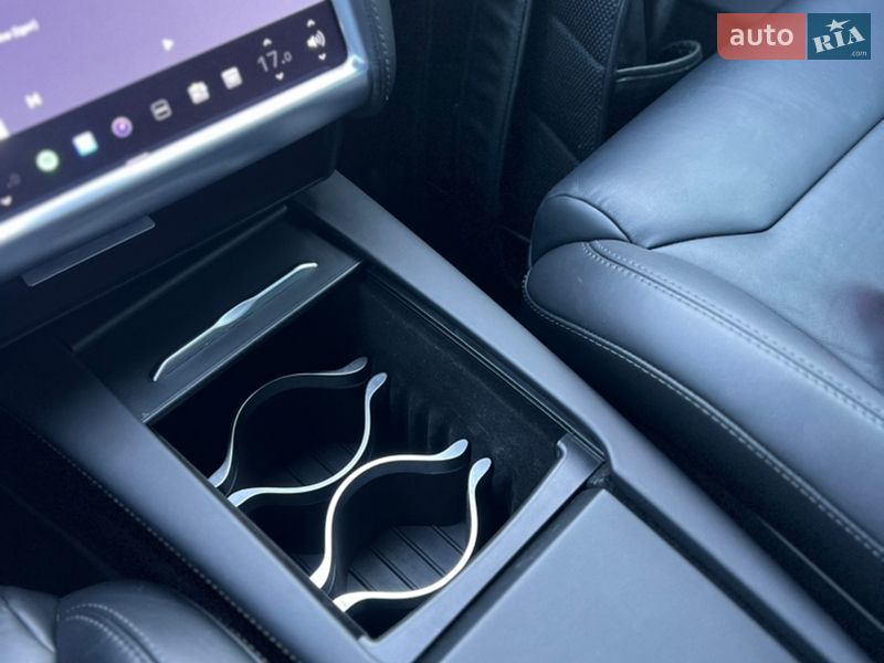 Ліфтбек Tesla Model S 2017 в Одесі