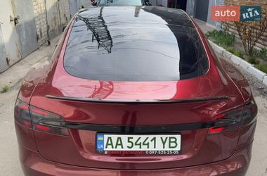 Ліфтбек Tesla Model S 2014 в Києві