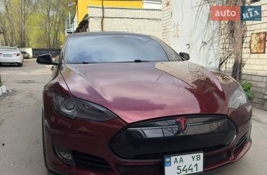 Ліфтбек Tesla Model S 2014 в Києві