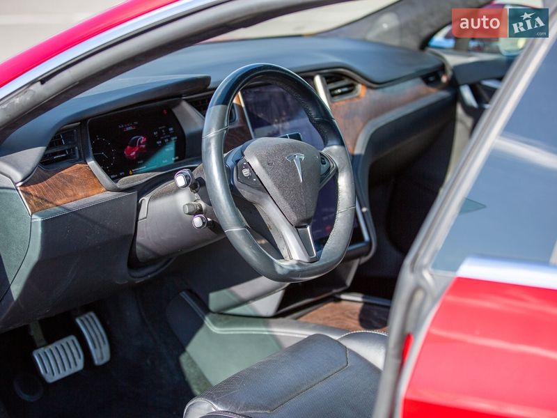 Лифтбек Tesla Model S 2018 в Киеве