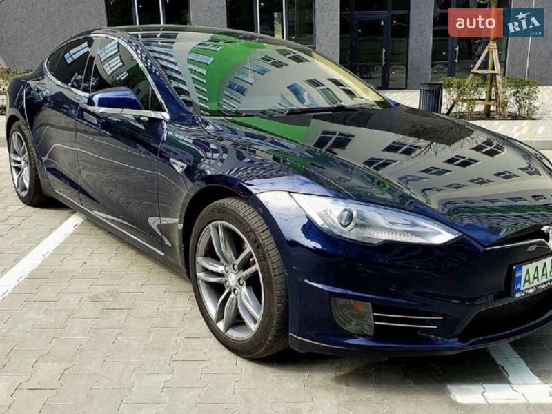 Tesla Model S 2014