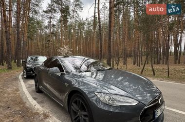 Лифтбек Tesla Model S 2013 в Полтаве