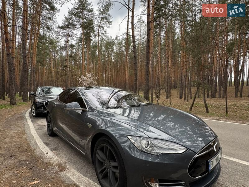 Лифтбек Tesla Model S 2013 в Полтаве