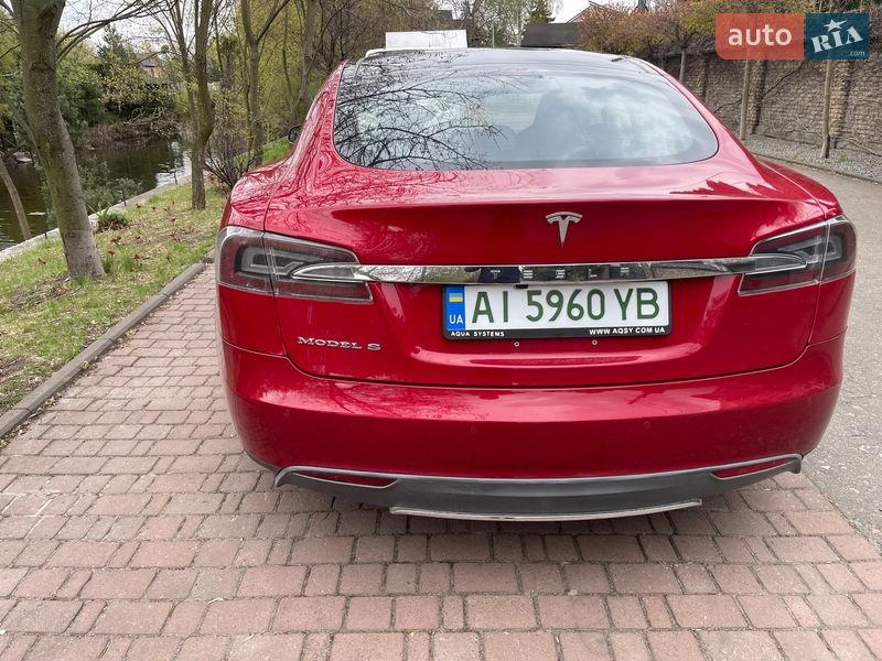 Ліфтбек Tesla Model S 2014 в Києві