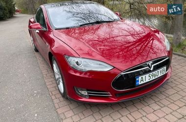 Лифтбек Tesla Model S 2014 в Киеве