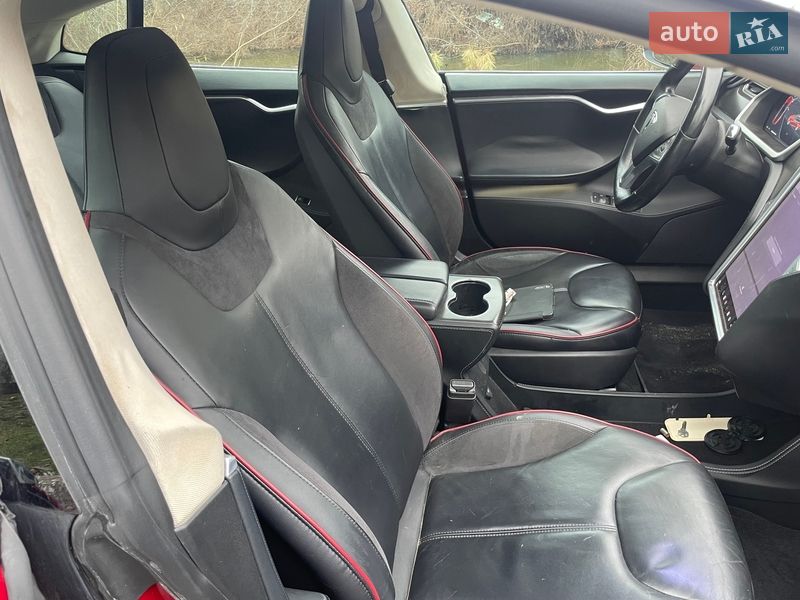 Ліфтбек Tesla Model S 2014 в Києві