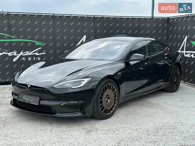 Лифтбек Tesla Model S 2023 в Киеве