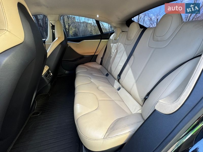 Лифтбек Tesla Model S 2013 в Кривом Роге