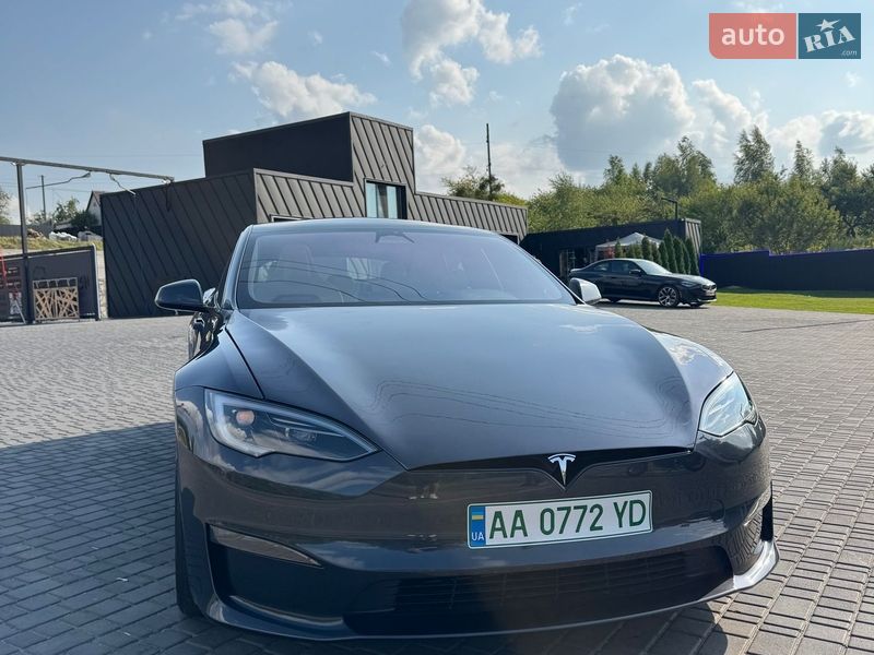 Лифтбек Tesla Model S 2024 в Киеве