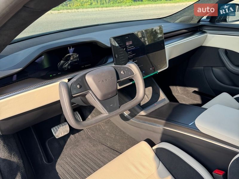 Лифтбек Tesla Model S 2024 в Киеве