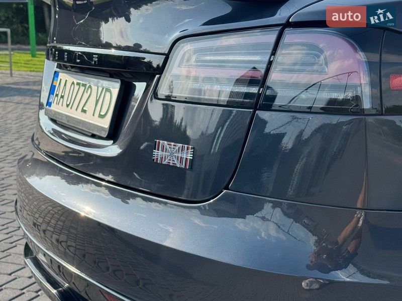 Лифтбек Tesla Model S 2024 в Киеве