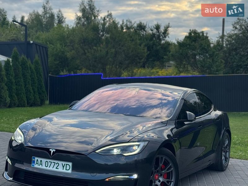 Лифтбек Tesla Model S 2024 в Киеве