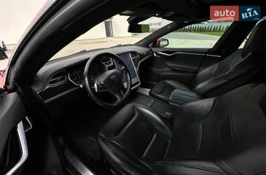 Лифтбек Tesla Model S 2016 в Луцке