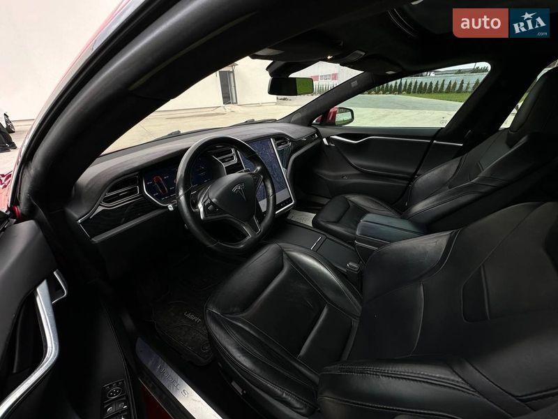 Лифтбек Tesla Model S 2016 в Луцке