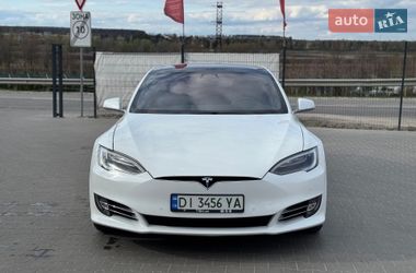 Лифтбек Tesla Model S 2016 в Буче