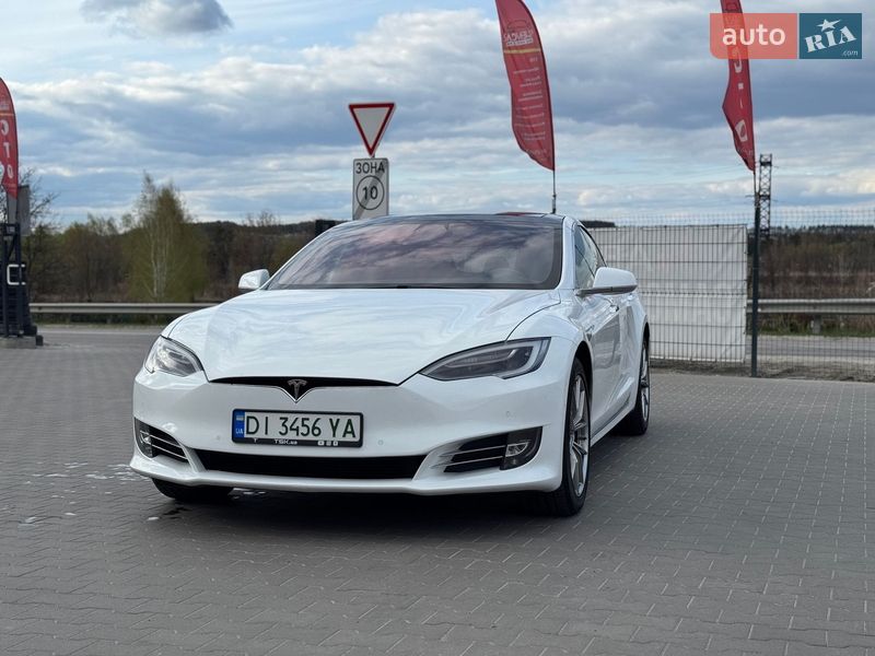 Лифтбек Tesla Model S 2016 в Буче