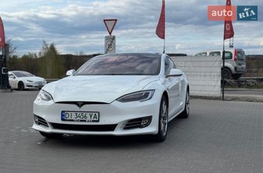Лифтбек Tesla Model S 2016 в Буче