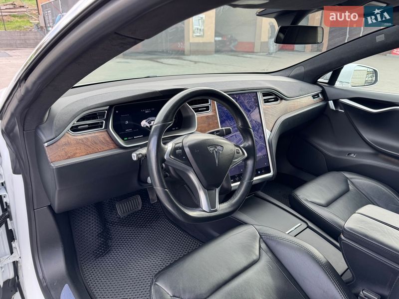 Лифтбек Tesla Model S 2016 в Буче