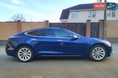 Ліфтбек Tesla Model S 2017 в Києві