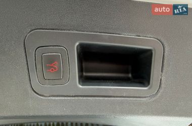 Лифтбек Tesla Model S 2017 в Луцке