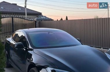 Лифтбек Tesla Model S 2023 в Киеве