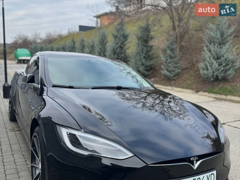 Ліфтбек Tesla Model S 2018 в Одесі