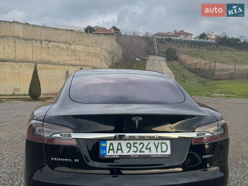 Ліфтбек Tesla Model S 2018 в Одесі
