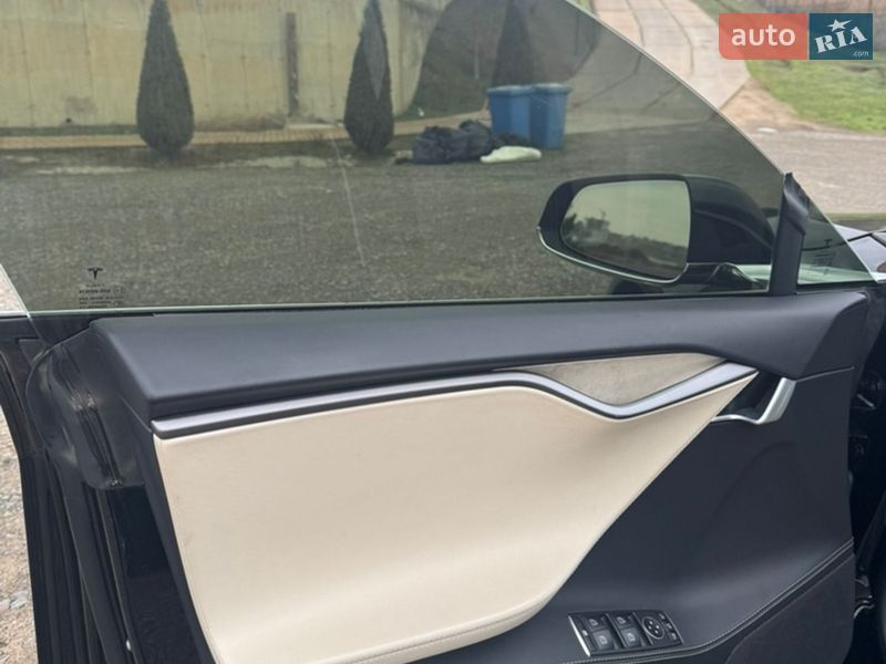 Ліфтбек Tesla Model S 2018 в Одесі
