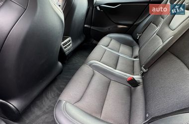 Лифтбек Tesla Model S 2018 в Киеве