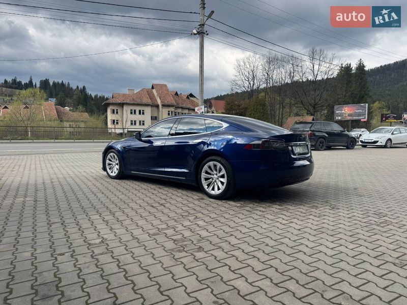 Ліфтбек Tesla Model S 2017 в Івано-Франківську