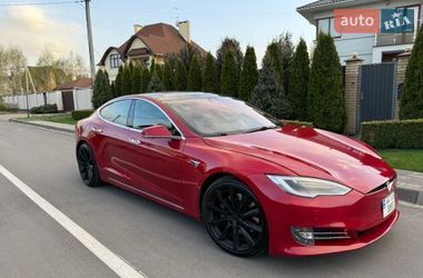 Лифтбек Tesla Model S 2018 в Киеве