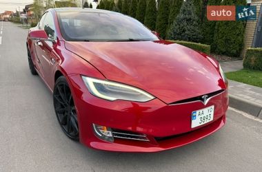 Лифтбек Tesla Model S 2018 в Киеве