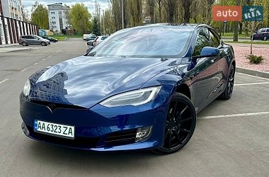 Ліфтбек Tesla Model S 2017 в Києві