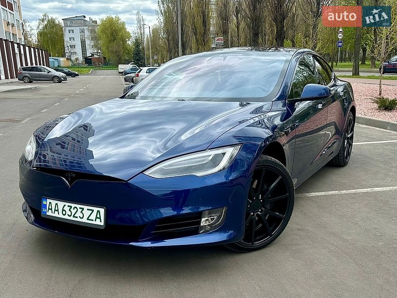 Ліфтбек Tesla Model S 2017 в Києві