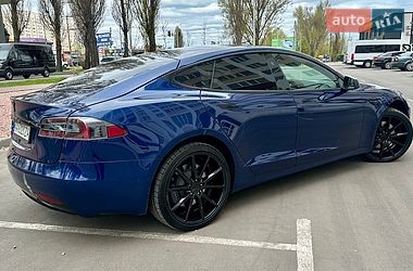 Ліфтбек Tesla Model S 2017 в Києві