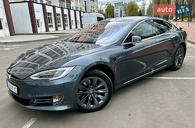 Ліфтбек Tesla Model S 2017 в Києві