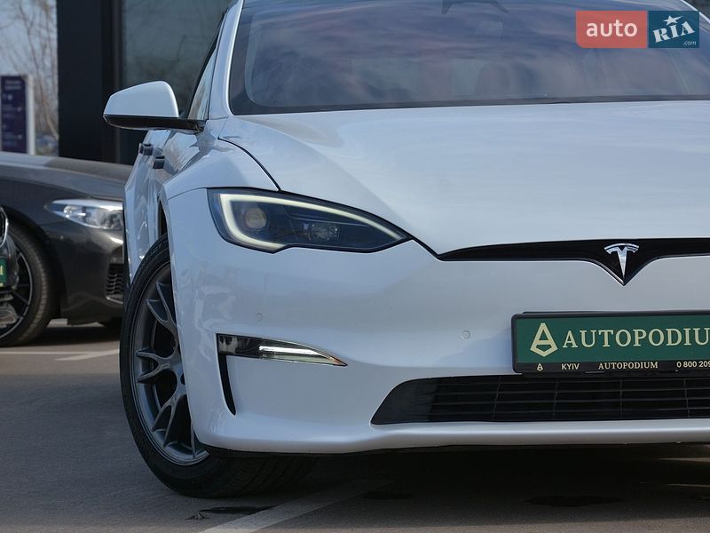Лифтбек Tesla Model S 2022 в Киеве