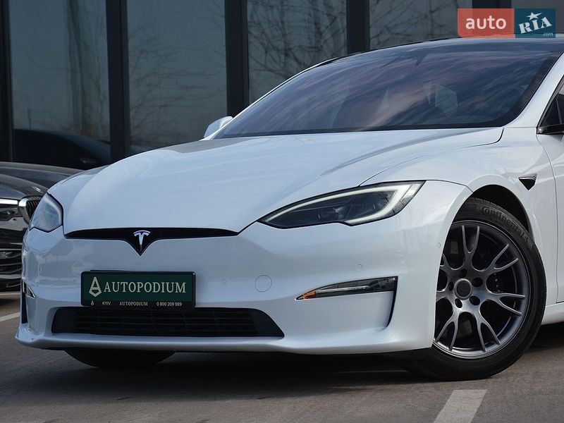 Лифтбек Tesla Model S 2022 в Киеве