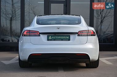 Лифтбек Tesla Model S 2022 в Киеве